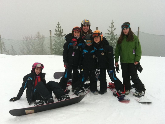 los peques hacen snowboard